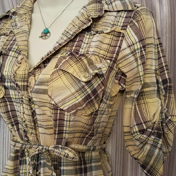 🕊PLAID BUTTON UP TUNIC