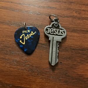 ⭐️FREE W/ PURCHASE ⭐️Keychain decoration