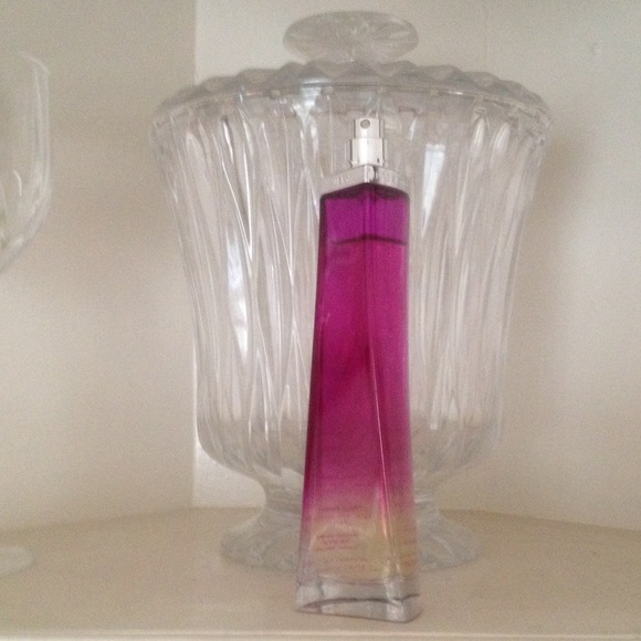 Very Irresistible 2.5 oz Edp