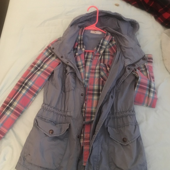Clothes - Picture 2 of 2