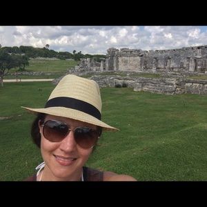 Meet your Posher, Krystelle