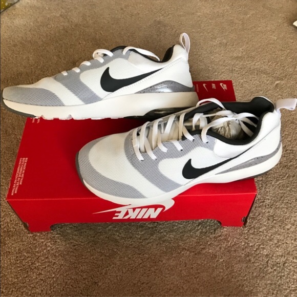 Nike Shoes - NEW Women's Nike Air Max Siren