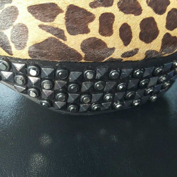 Beautiful Sam Edelman Leopard studded heels - Picture 3 of 4
