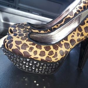 Beautiful Sam Edelman Leopard studded heels