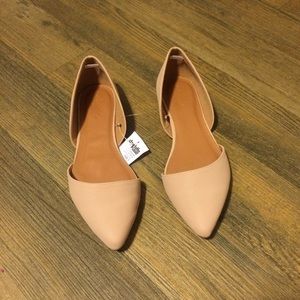 NWT Nude Pointy Flats