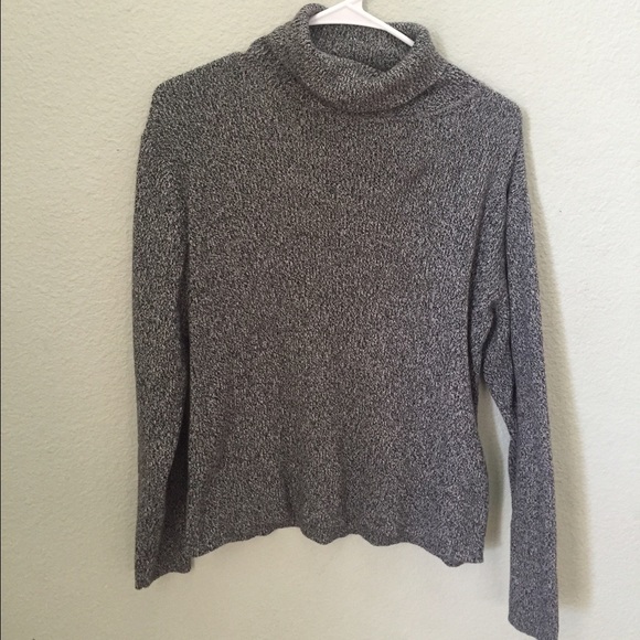 Long sleeve turtle neck