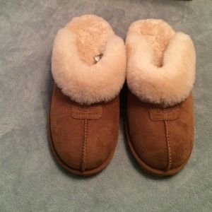 new uggs size 8 new uggs size 8