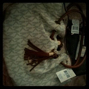 Brand New Vanilla Michael Kors Ring Tote