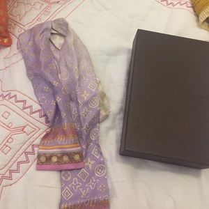 Louis Vuitton scarf bandeau