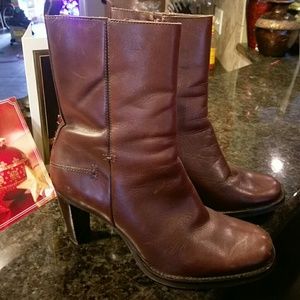 Gianni Bini Brown Leather high booties 6.5
