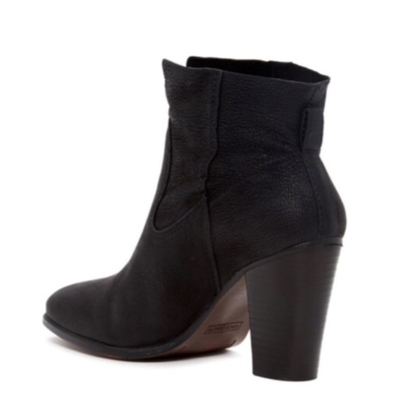 ‼️SALE‼️Vince Camuto Feina Black Boots - Picture 3 of 3