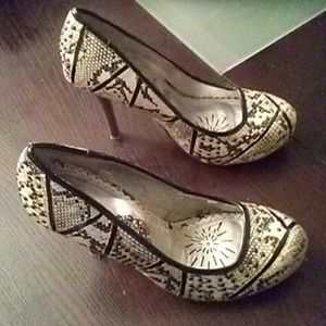 💋Naught Monkey faux snakeskin heels.💞