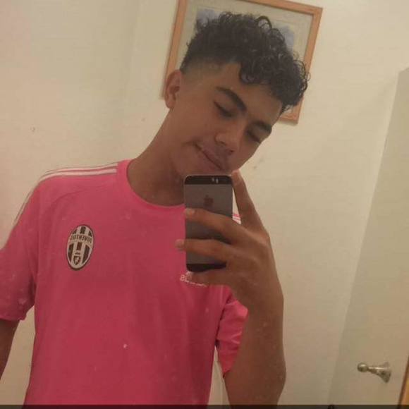 Meet your Posher, Carlos - Picture 1 of 1