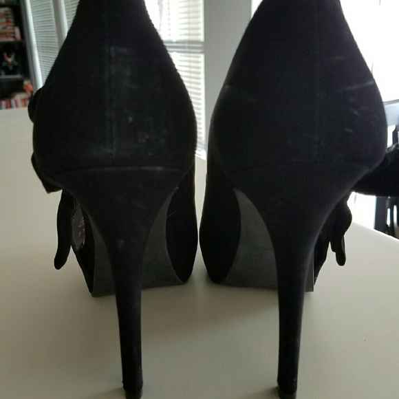 Steven by Steve Madden Black Suede Pump w Side Bow - Picture 2 of 4