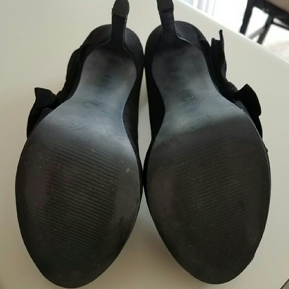 Steven by Steve Madden Black Suede Pump w Side Bow - Picture 3 of 4