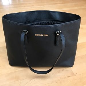 Michael Kors Jet Set Travel Tote Medium