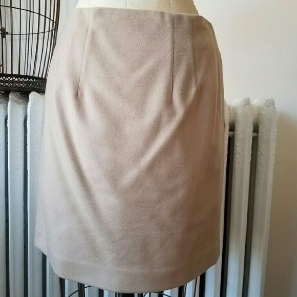 Club Monaco Snap Front Camel Wool Mini Skirt - Picture 3 of 4