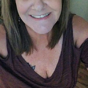 Meet your Posher, Desiree