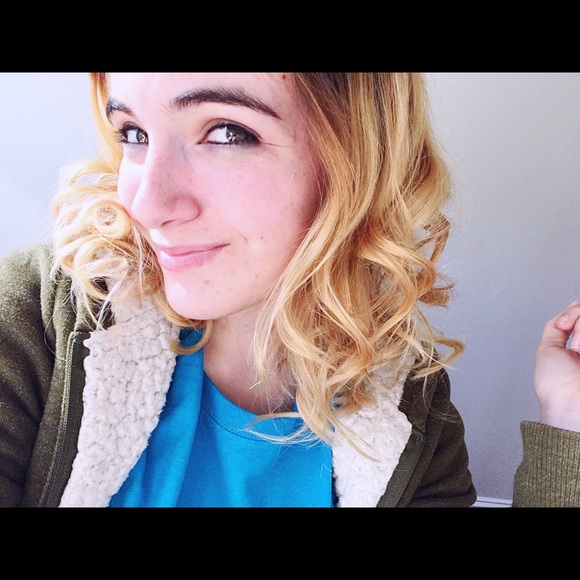 Meet your Posher, Laura