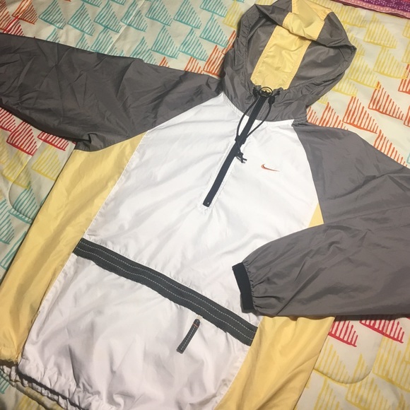 nike pouch jacket
