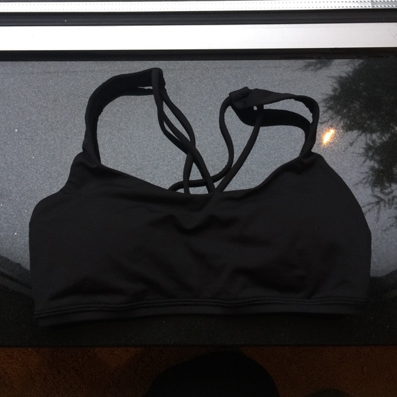 Lululemon black bra