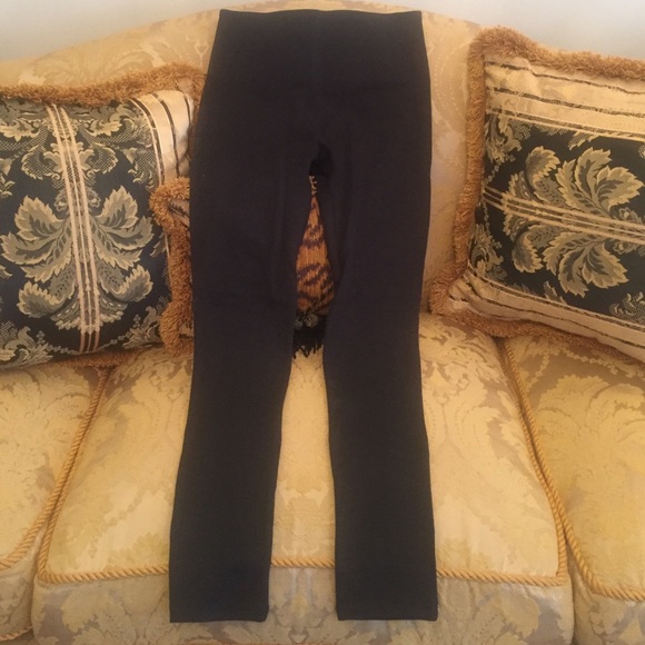 Spanx Very Essential Black leggings - Picture 1 of 4