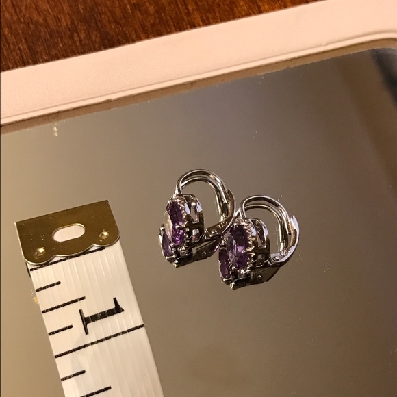 Sterling silver Women's claw clamp earrings.