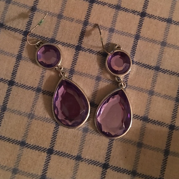 Lavender drop cache earrings