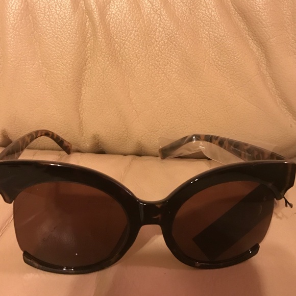 Sunglasses - Picture 3 of 3