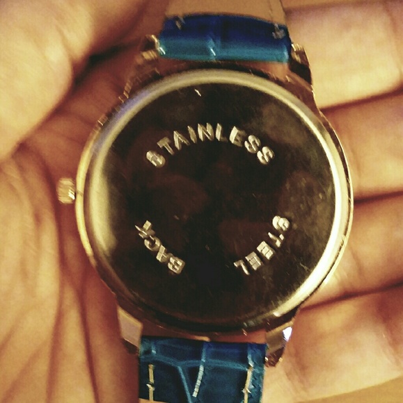 Women's Fashion Crystal Quartz Watch - Picture 4 of 4