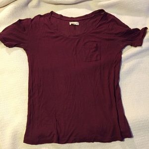 Maroon ribbed t shirt ~barely worn~