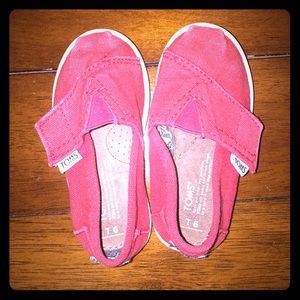 Baby girl TOMS sneakers