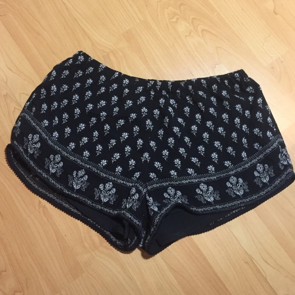 Black print shorts from Zara!