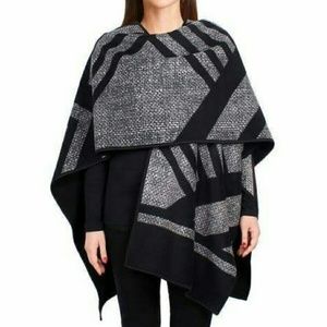 ONE SIZE Ike Behar Reversible Fashion Wrap