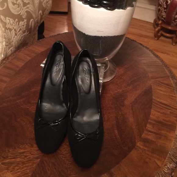 BODEN BLACK SUEDE HEELS