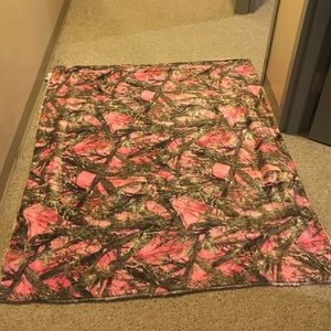 Pink camo blanket