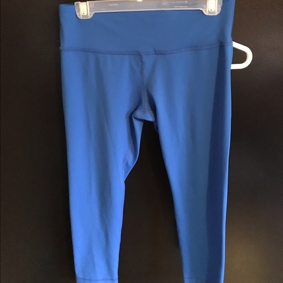 Crop work out pants