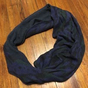 Infinity scarf