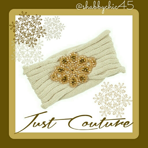 Just Couture Accessories - 💘HP💘Gorgeous Ivory and Gold Jeweled Head Wrap Just Couture Accessories - 💘HP💘Gorgeous Ivory and Gold Jeweled Head Wrap