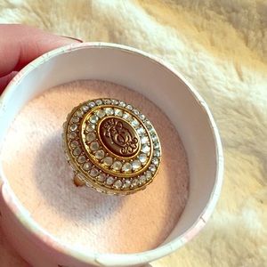 Juicy Couture cocktail ring w solid perfume