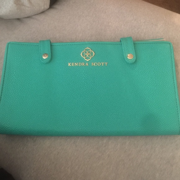 Kendra Scott Travel Bag
