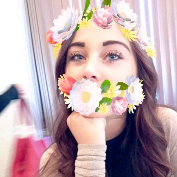 Meet your Posher, Gabby - Picture 1 of 1