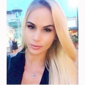 Meet your Posher, Jeannine