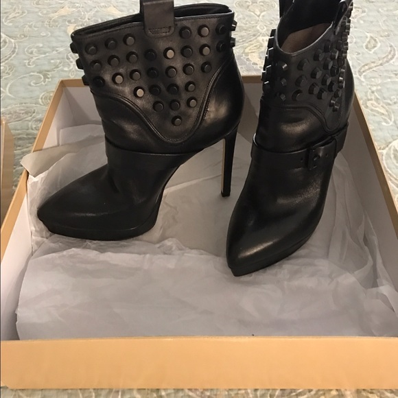 Boots-Michael Kors /Size 7