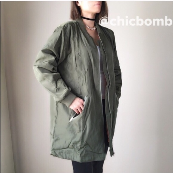 Long olive dark green bomber jacket . Full lining - Picture 3 of 4