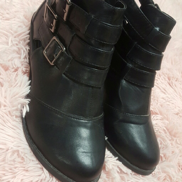 Black booties NWOT