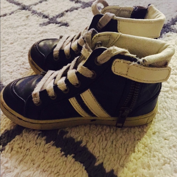 Shoes - Picture 2 of 2