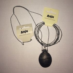 Handcrafted necklace and bracelet set