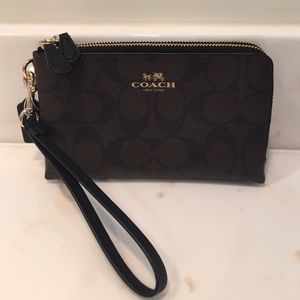 Coach Double Corner Zip Wristlet