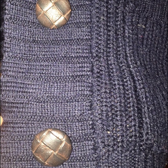 Navy sweater -Abercrombie & fitch - Picture 3 of 3